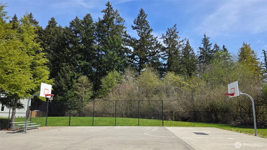 17933 73rd Avenue E Puyallup WA 98375