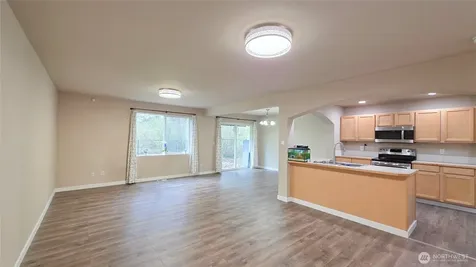 17933 73rd Avenue E Puyallup WA 98375