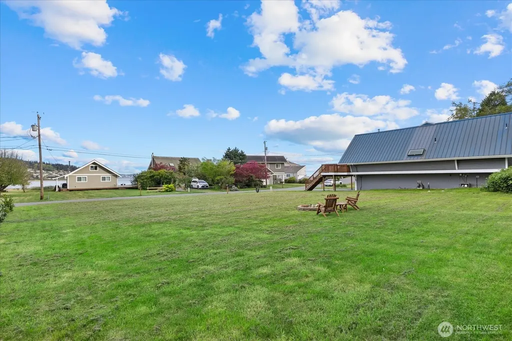 3697 Driftwood Drive Clinton WA 98236