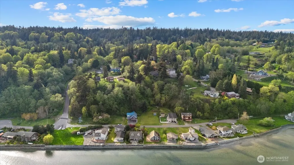 3697 Driftwood Drive Clinton WA 98236