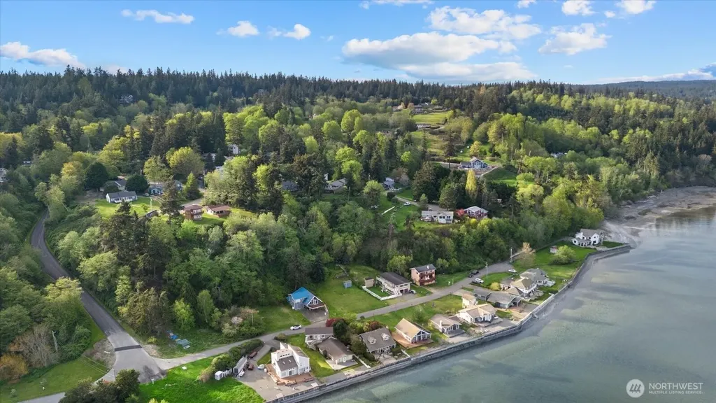 3697 Driftwood Drive Clinton WA 98236