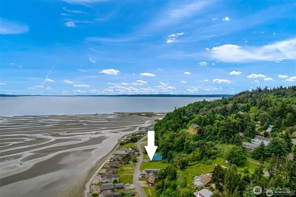 3697 Driftwood Drive Clinton WA 98236