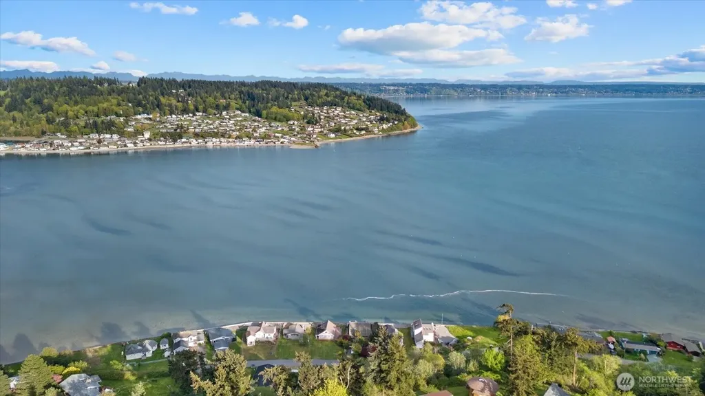3697 Driftwood Drive Clinton WA 98236