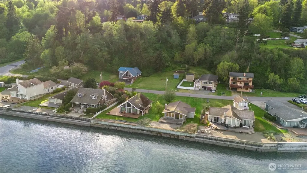 3697 Driftwood Drive Clinton WA 98236