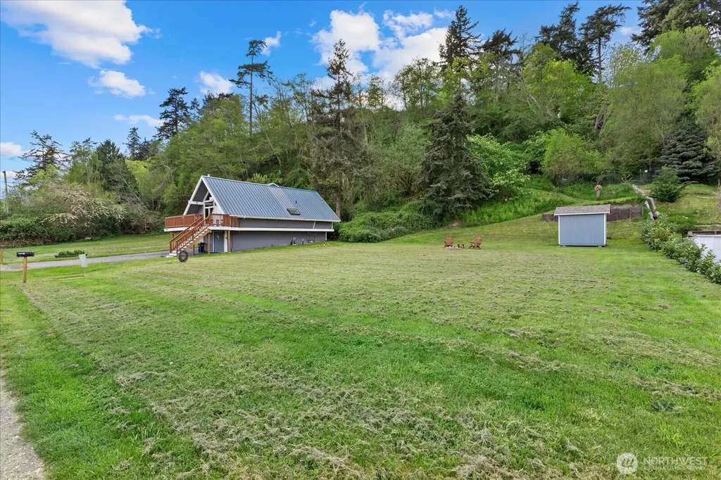 3697 Driftwood Drive Clinton WA 98236