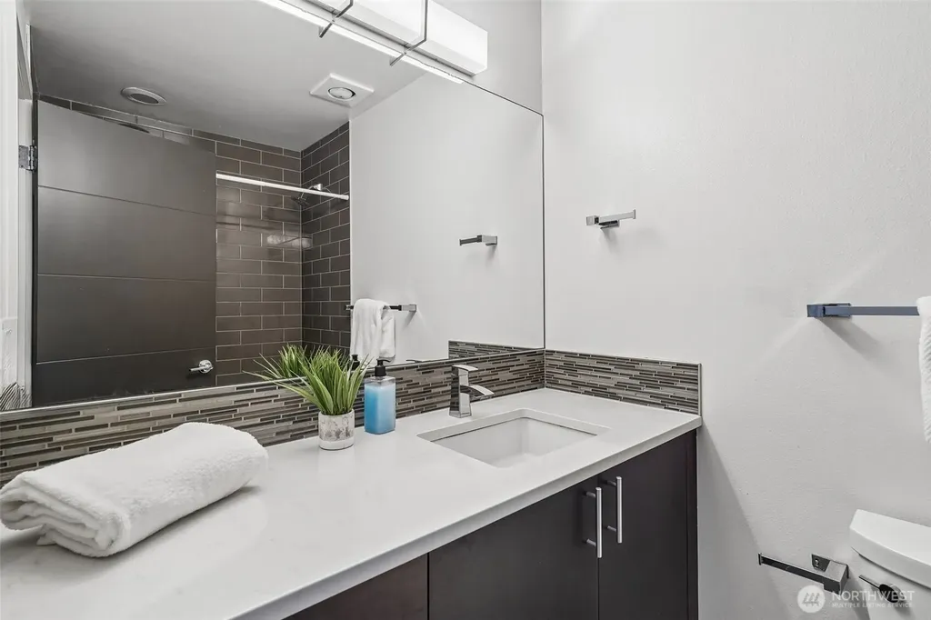 8297 5th Avenue NE Seattle WA 98115