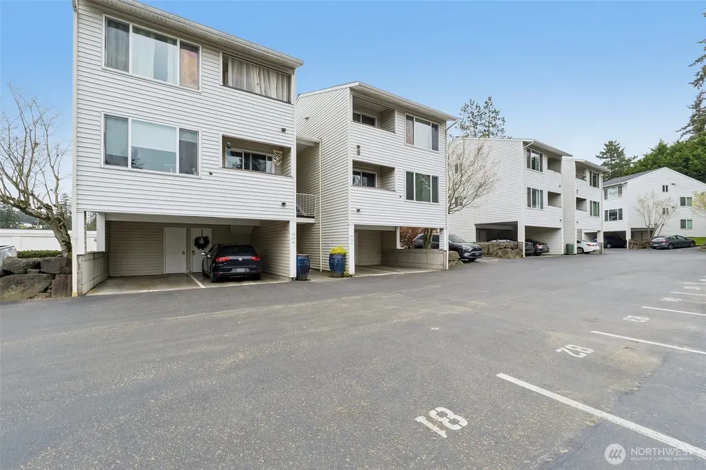 20301 19th Avenue NE Shoreline WA 98155