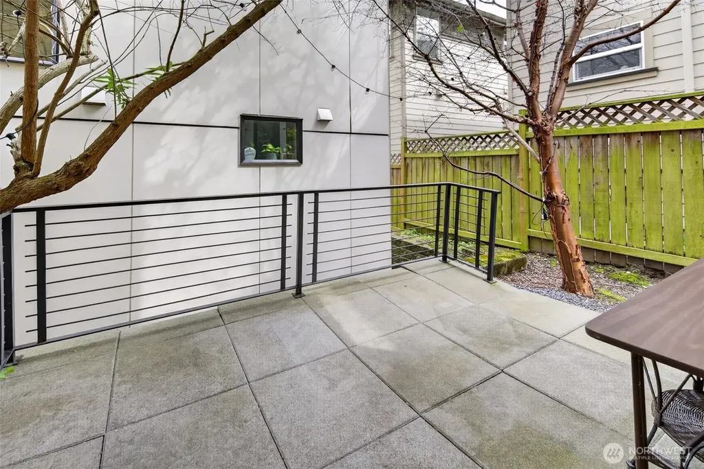 3014 21st Avenue W Seattle WA 98199
