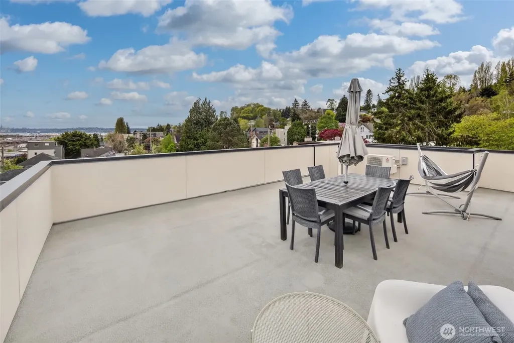 3014 21st Avenue W Seattle WA 98199