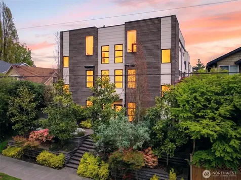 3014 21st Avenue W Seattle WA 98199