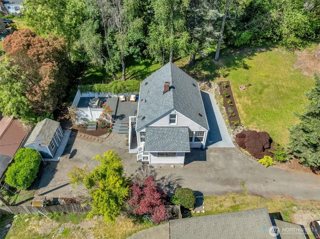 9827 22nd Avenue SW Seattle WA 98106