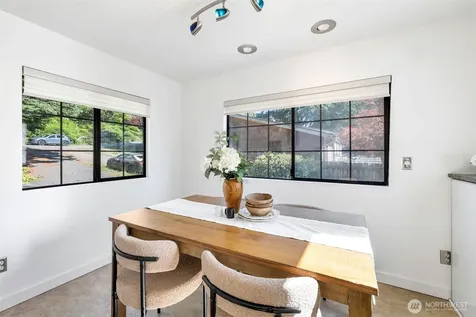 9827 22nd Avenue SW Seattle WA 98106
