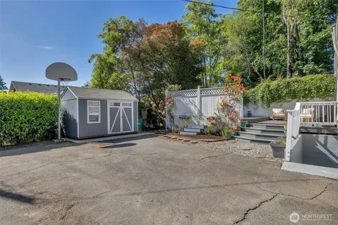 9827 22nd Avenue SW Seattle WA 98106