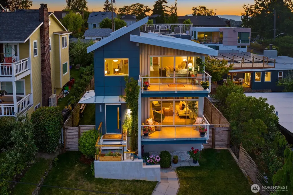 3451 10th Avenue W Seattle WA 98119