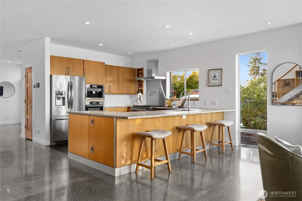 3451 10th Avenue W Seattle WA 98119