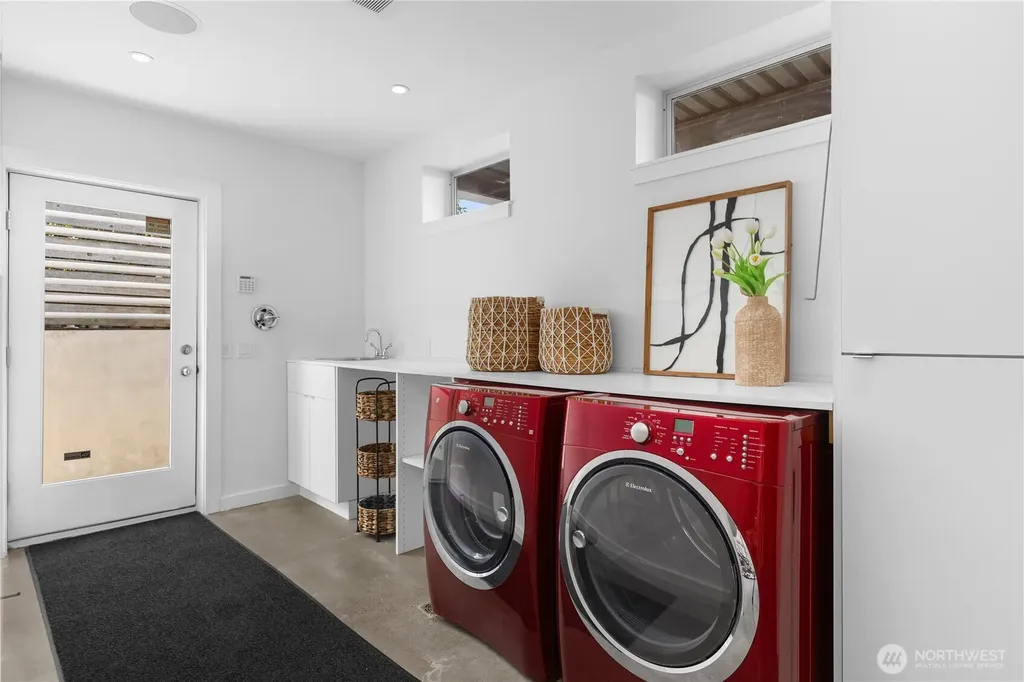 3451 10th Avenue W Seattle WA 98119