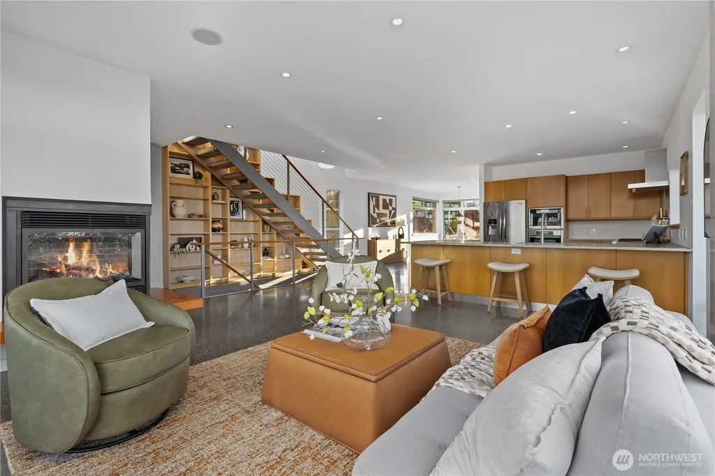 3451 10th Avenue W Seattle WA 98119