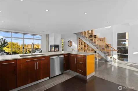 3451 10th Avenue W Seattle WA 98119