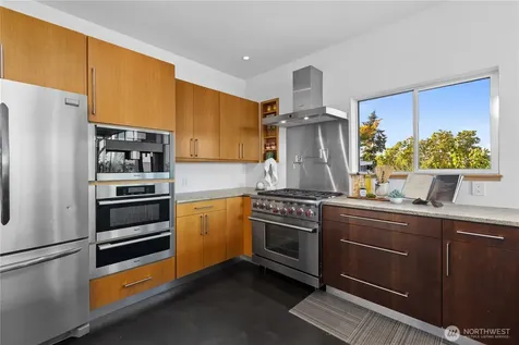 3451 10th Avenue W Seattle WA 98119