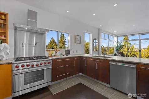 3451 10th Avenue W Seattle WA 98119