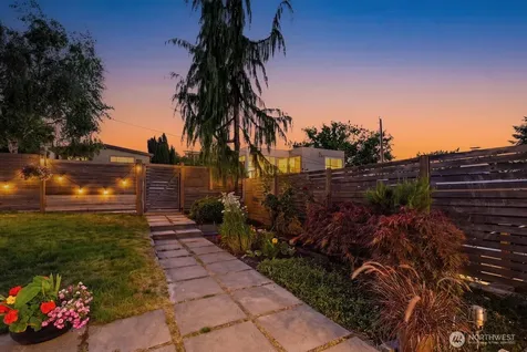 3451 10th Avenue W Seattle WA 98119