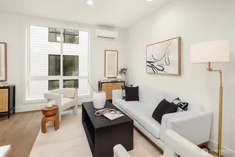 4419 2nd Avenue NE Seattle WA 98105