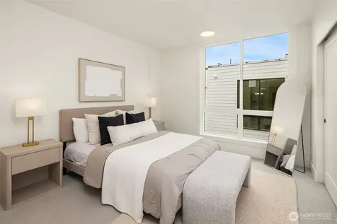 4419 2nd Avenue NE Seattle WA 98105