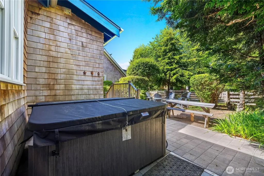 34 Seastar Lane Pacific Beach WA 98571