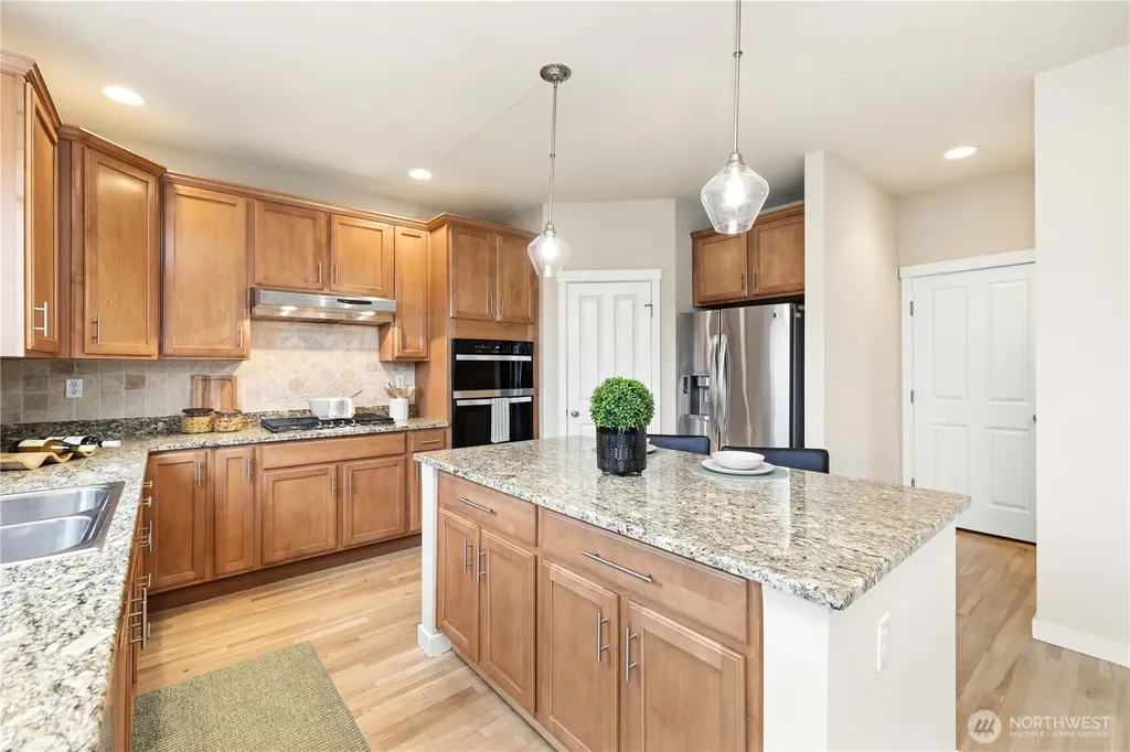 25499 SE 274th Place Maple Valley WA 98038
