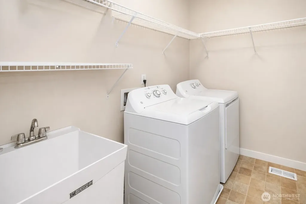 25499 SE 274th Place Maple Valley WA 98038