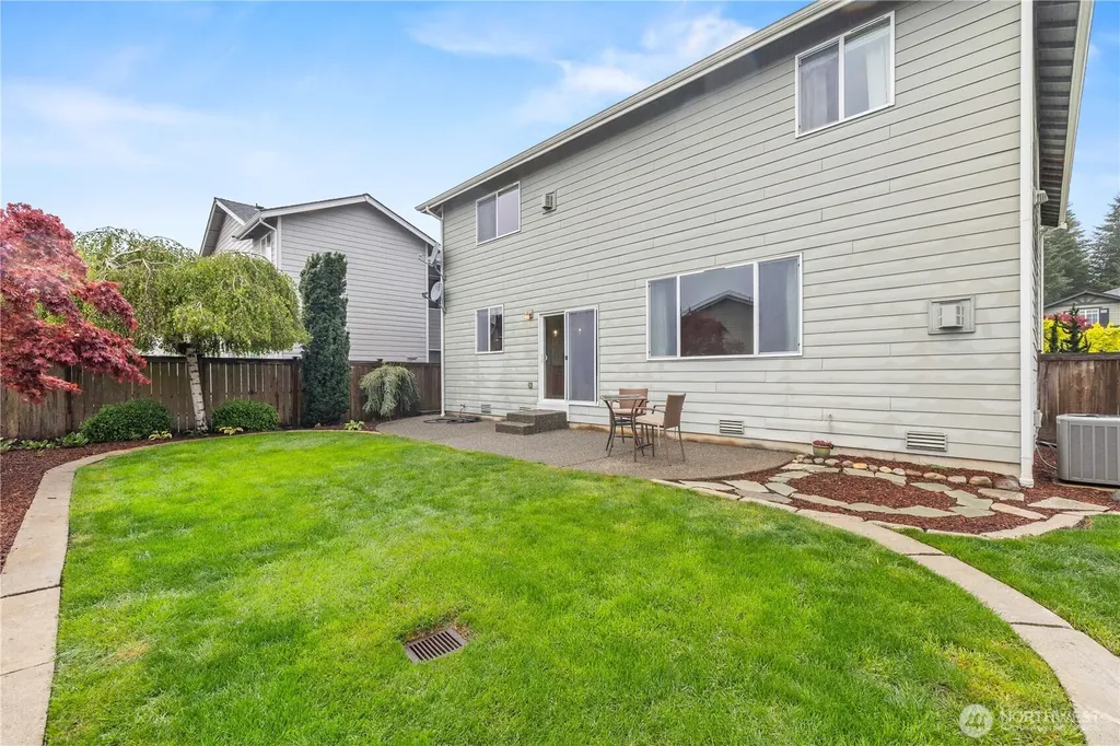 25499 SE 274th Place Maple Valley WA 98038