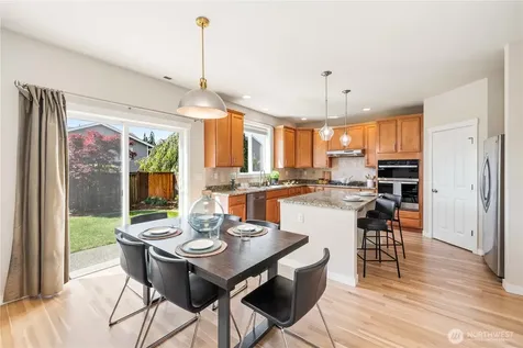 25499 SE 274th Place Maple Valley WA 98038