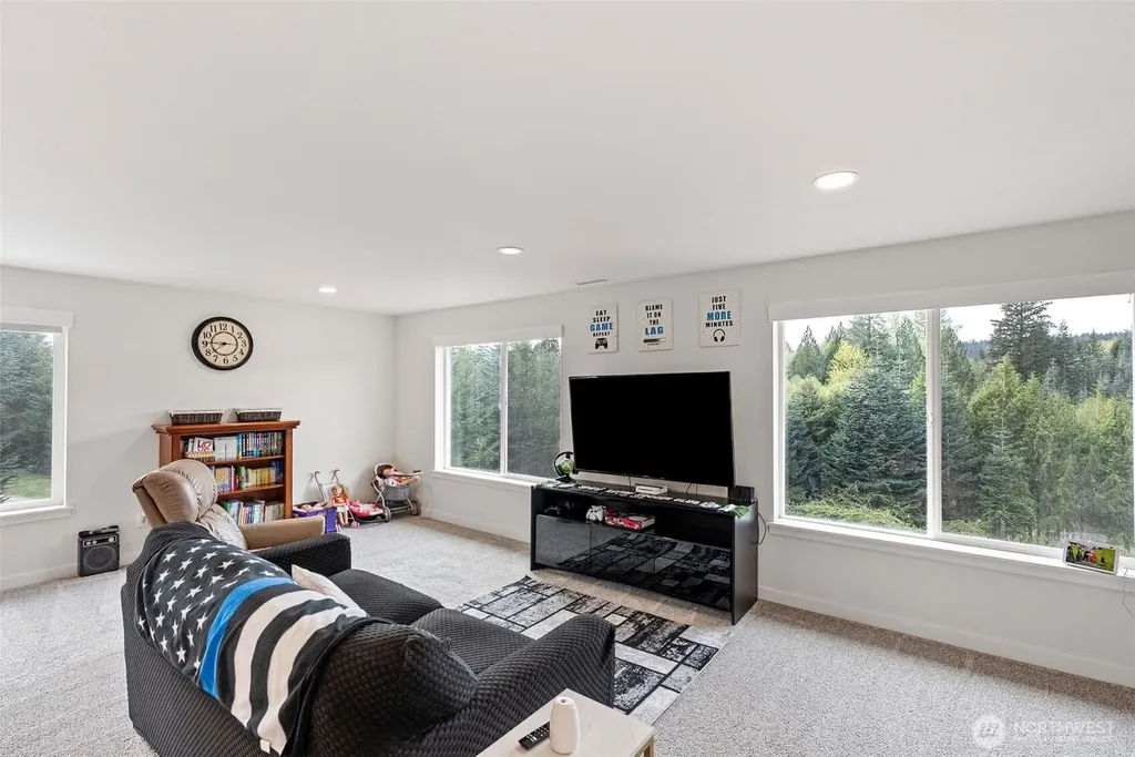 9611 W Belfair Valley Road Bremerton WA 98312