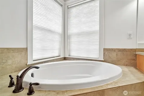 2166 NE Morgan Lane Issaquah WA 98029