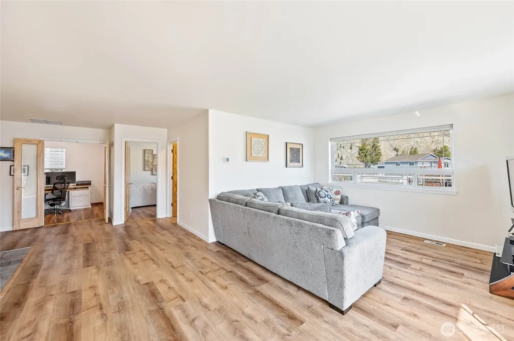 225 E Marine View Place Orondo WA 98843