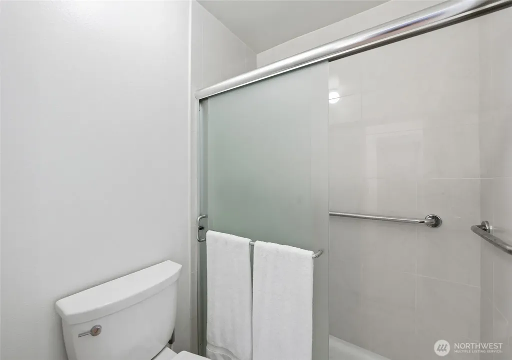 2565 Dexter Avenue N Seattle WA 98109
