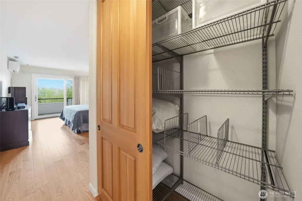 2565 Dexter Avenue N Seattle WA 98109
