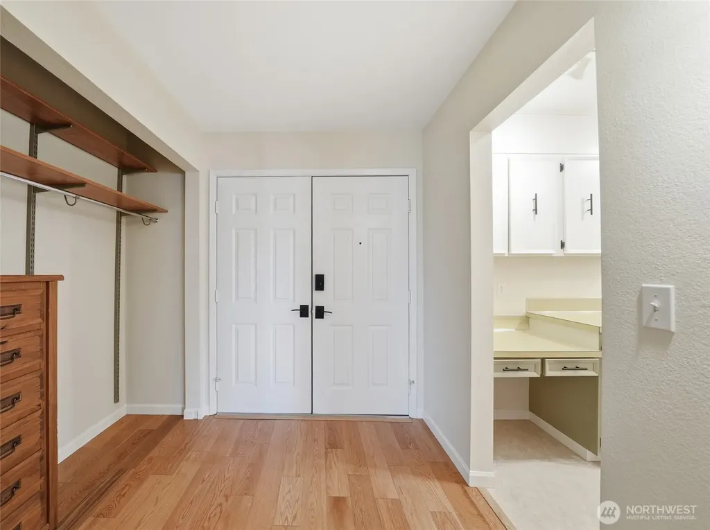 2565 Dexter Avenue N Seattle WA 98109