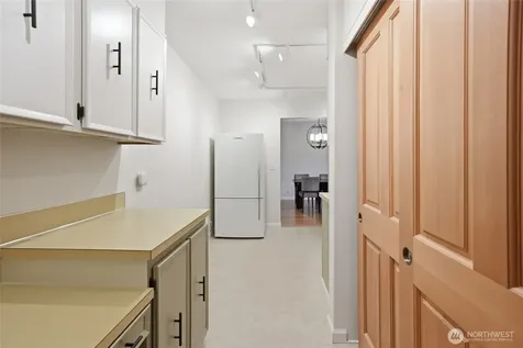 2565 Dexter Avenue N Seattle WA 98109