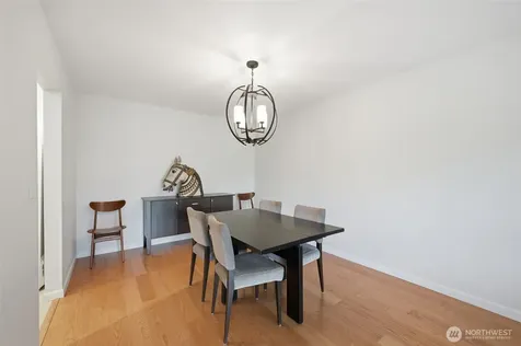 2565 Dexter Avenue N Seattle WA 98109