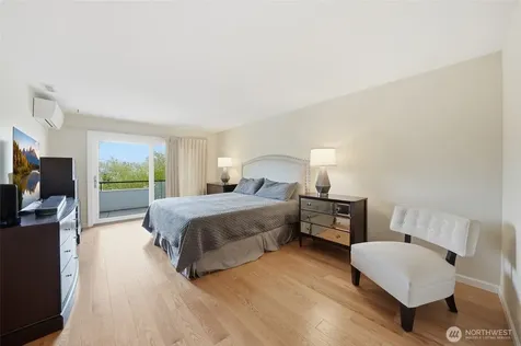 2565 Dexter Avenue N Seattle WA 98109