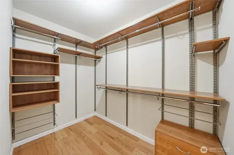 2565 Dexter Avenue N Seattle WA 98109