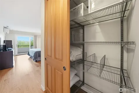 2565 Dexter Avenue N Seattle WA 98109