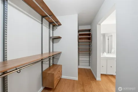 2565 Dexter Avenue N Seattle WA 98109