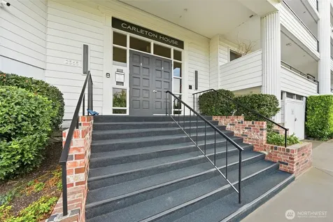 2565 Dexter Avenue N Seattle WA 98109