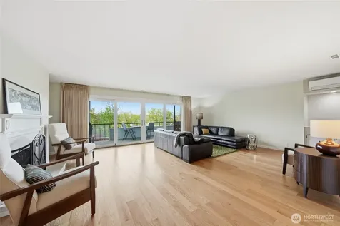 2565 Dexter Avenue N Seattle WA 98109