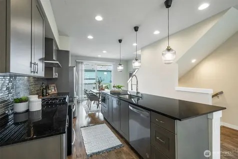 9725 10th Place SW Seattle WA 98106