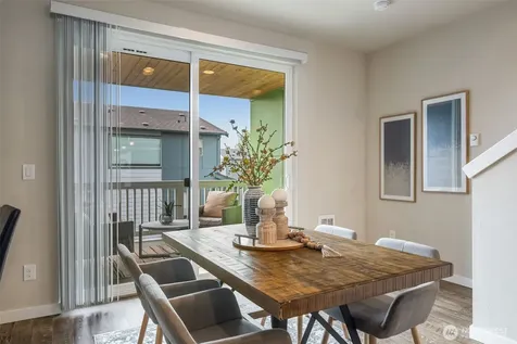 9725 10th Place SW Seattle WA 98106