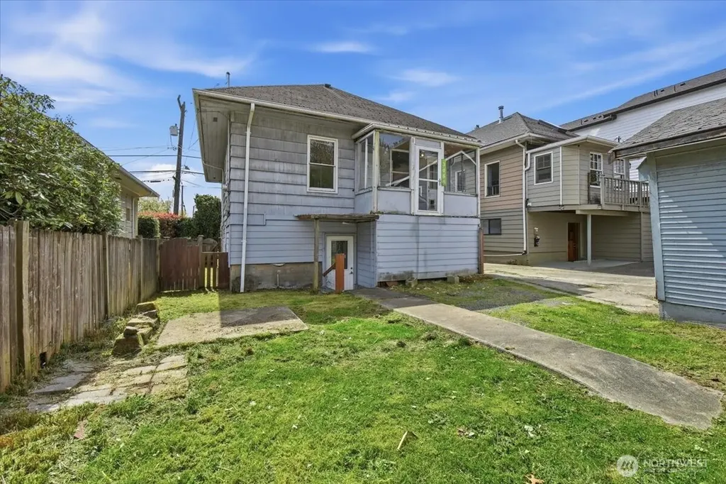 308 NE 50th Street Seattle WA 98105