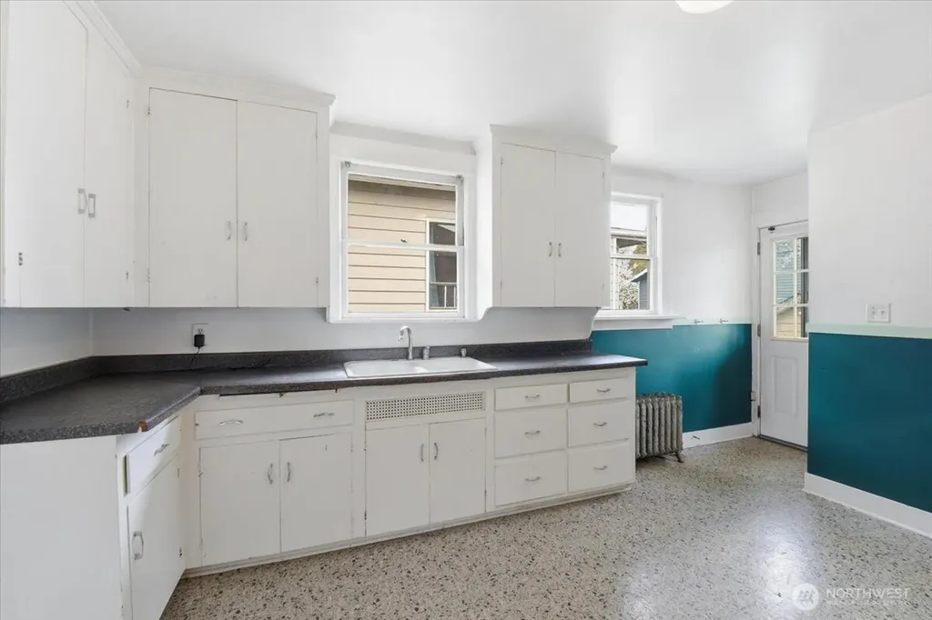 308 NE 50th Street Seattle WA 98105